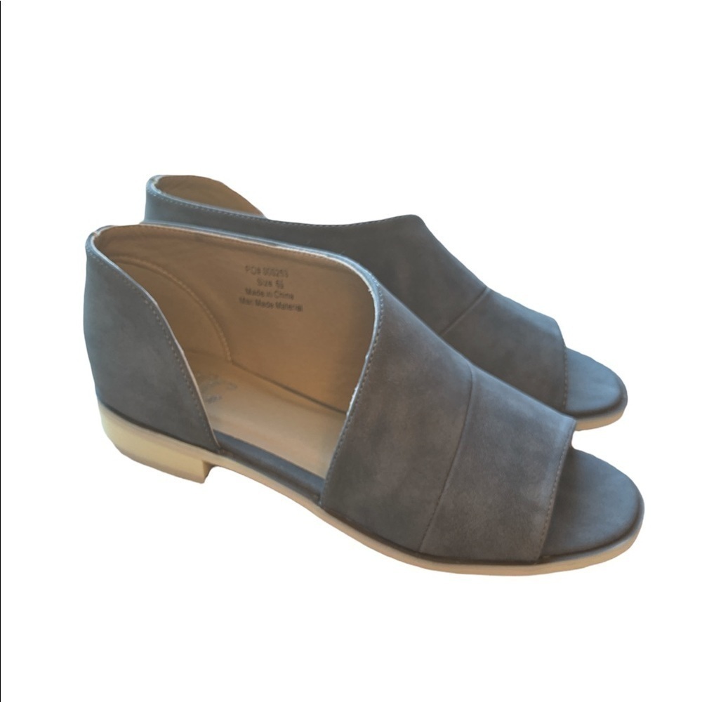 D'Orsay Flats Gray Sandals